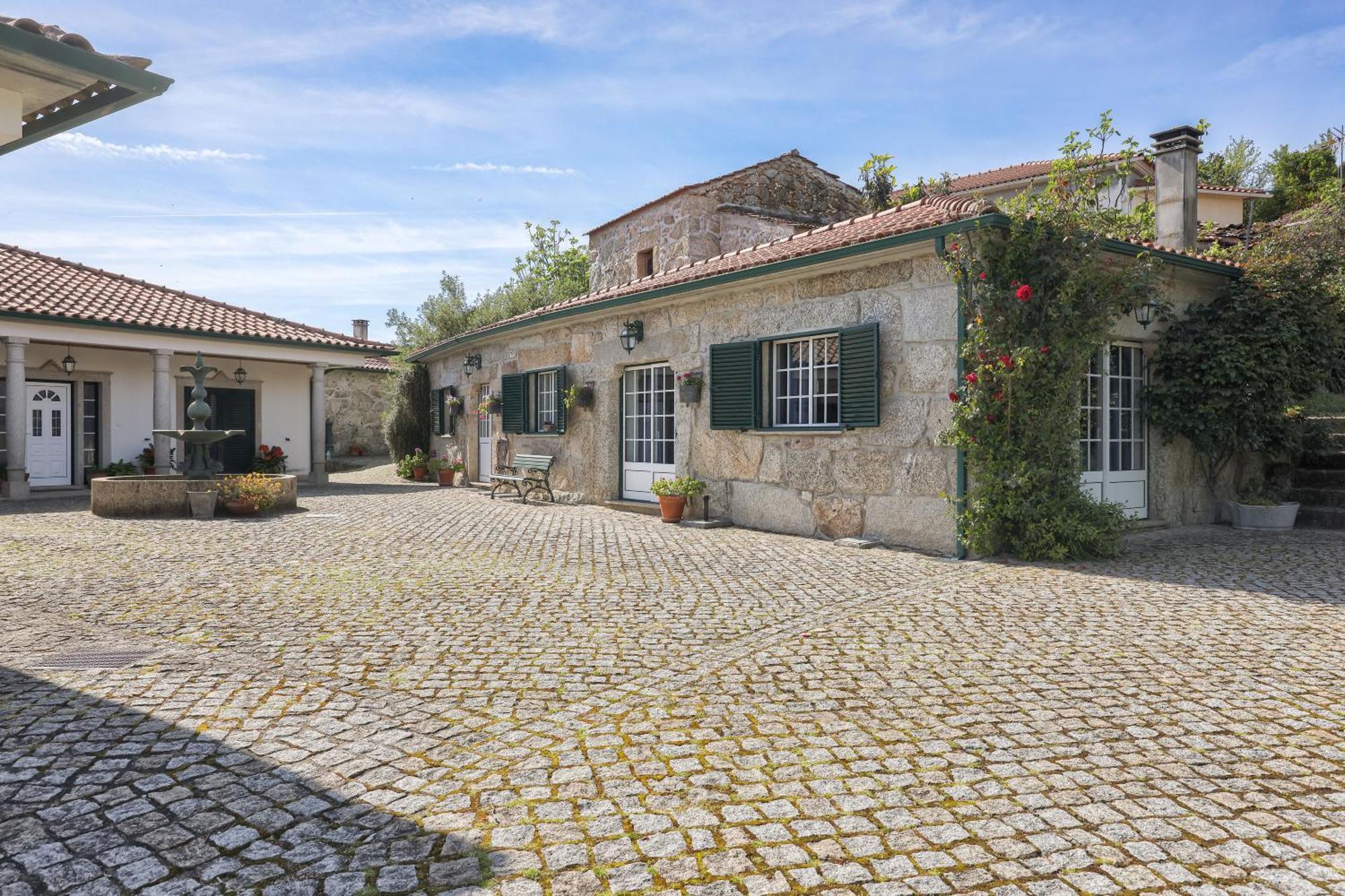 Charming Granite Cottage In Beautiful Surroundings Casal Diz Exterior photo